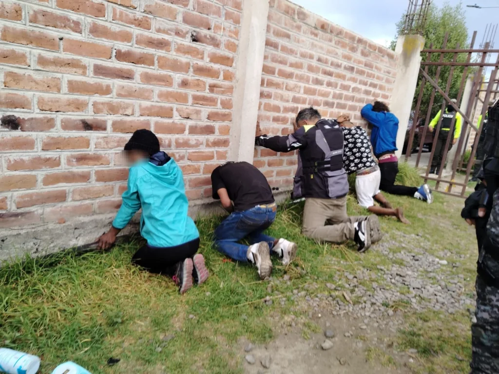 A los ciudadanos se los sometió y realizó el respectivo cacheo