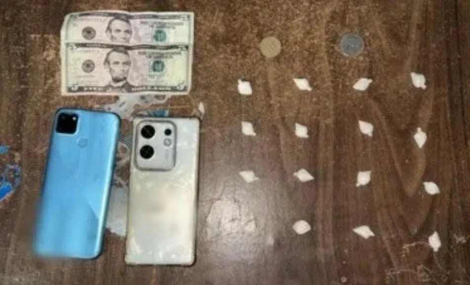 Dos detenidos por presunto microtráfico en Ambato.