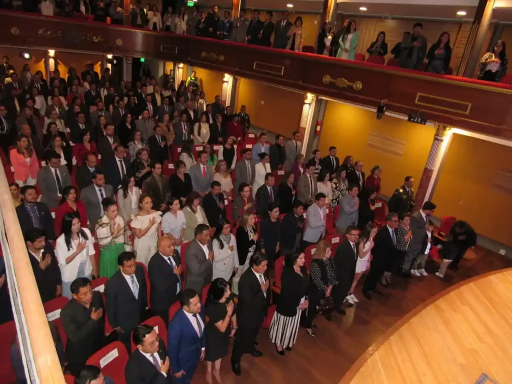 Invitados especiales a la presentación de la Gobernadora de Chimborazo