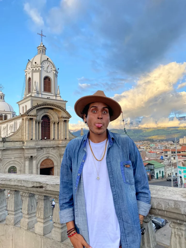 James Ec muestra el lado extraterrestre del pop rock de Riobamba