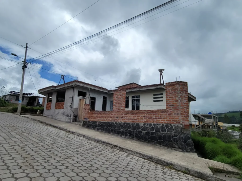 Delincuentes quisieron violar y robar en barrio de Riobamba. Momentos de verdadero terror se vivieron en el inmueble