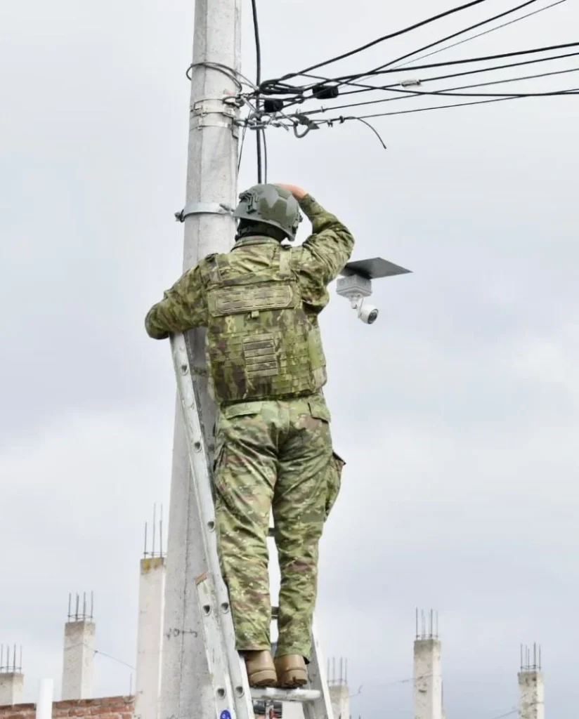 Militares retiran cámaras de lugares públicos de Riobamba
