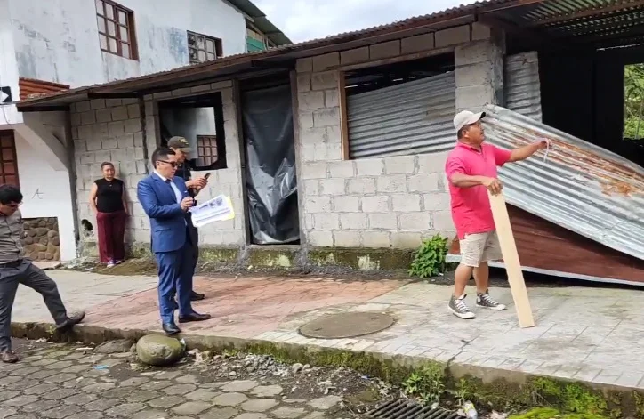 Macas Vivienda demolida por ser construída en terreno municipal