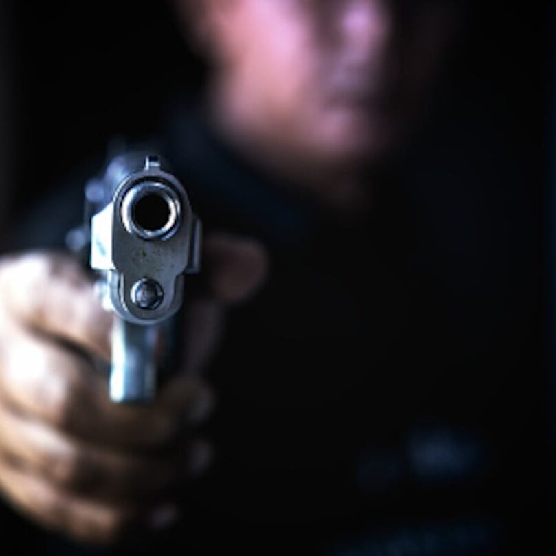 Asesinan a venezolano mientras compraba en una tienda