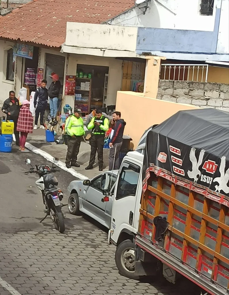 Delincuentes roban USD 25.000 de un camión en Quero.