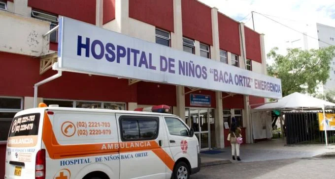 Muerte de niña por accidente genera dolor en familia de Guano. En el Hospital 'Baca Ortiz', de Quito, se vivieron momentos dolorosos