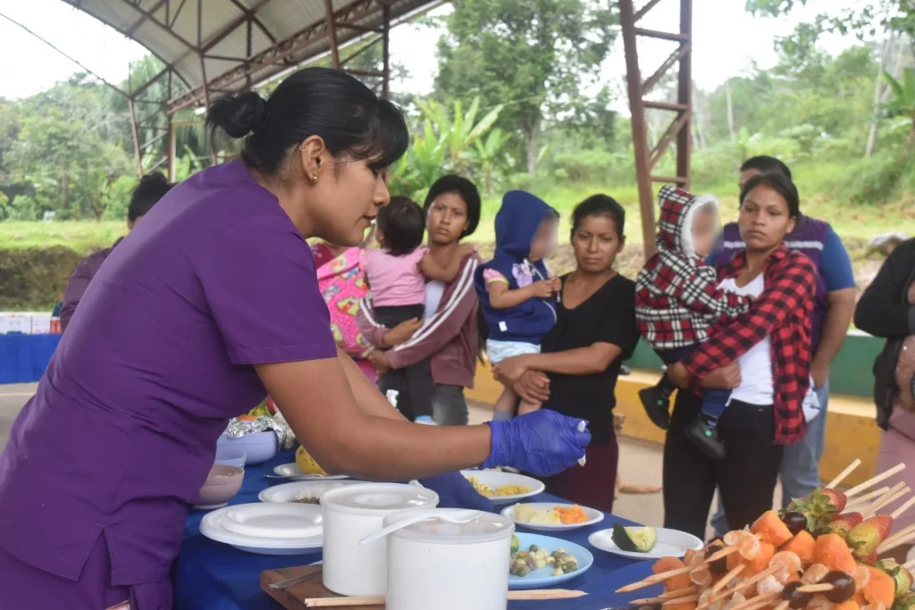 Taller sobre nutrición en Limón Indanza para madres