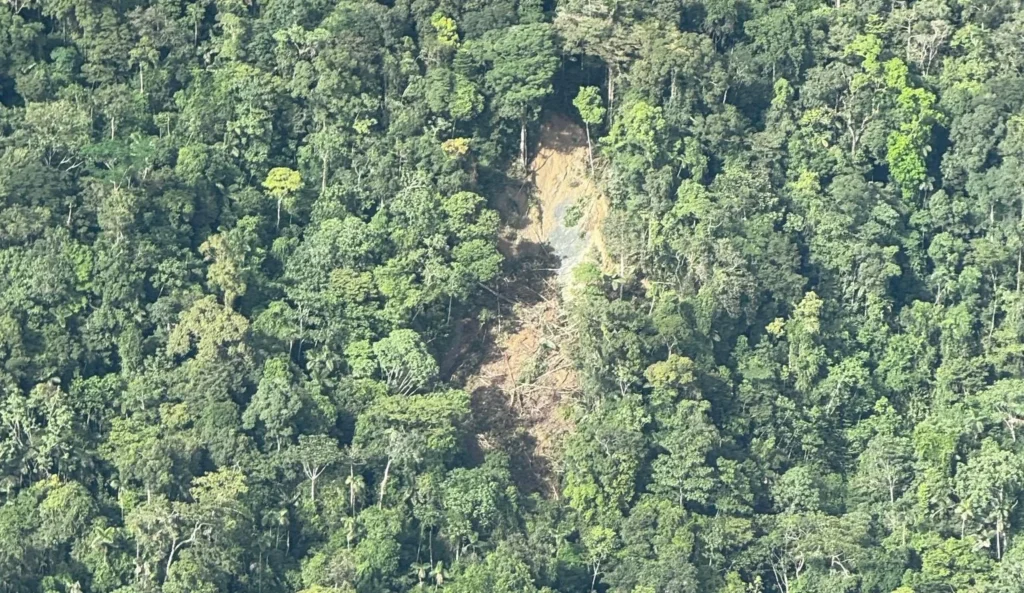 Terror en provincias de la Amazonía tras la caída de objeto del cielo