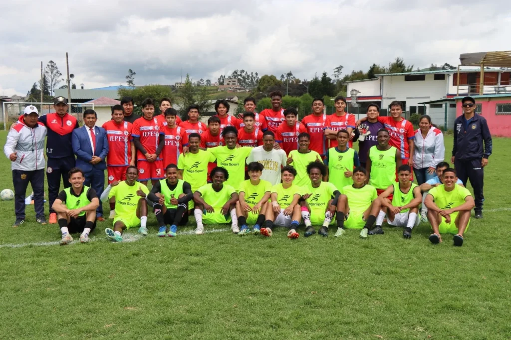 Universidad Estatal de Bolívar jugó contra Livianitos FC