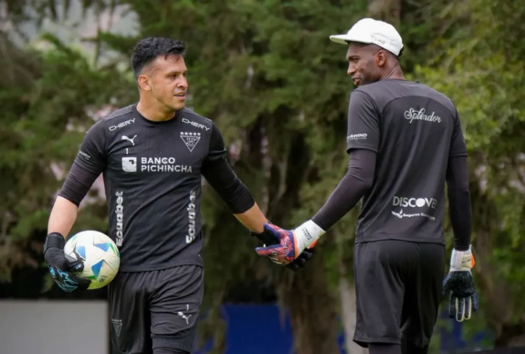 Gonzalo Valle recibe millonaria oferta para dejar Liga de Quito