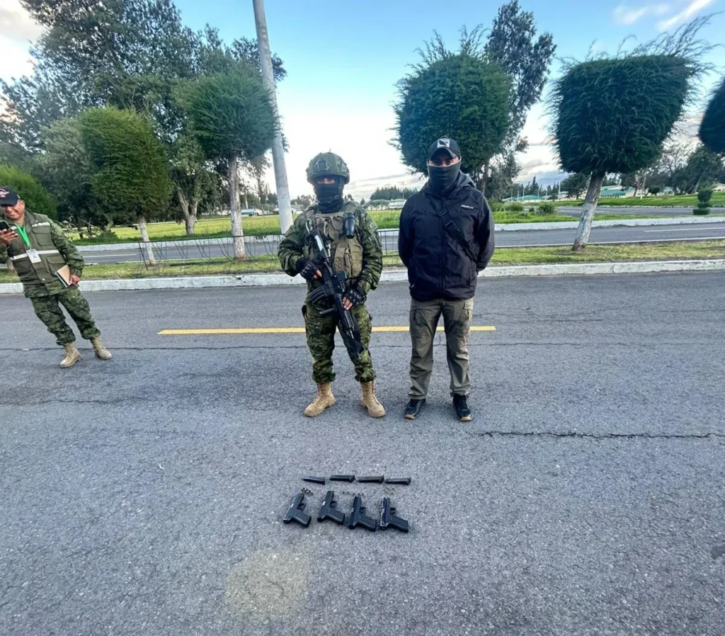 Latacunga: Ejército retira armas en empresas de seguridad