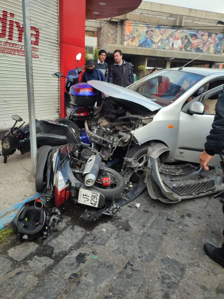 Accidente de tránsito en las calles Veloz y Carabobo