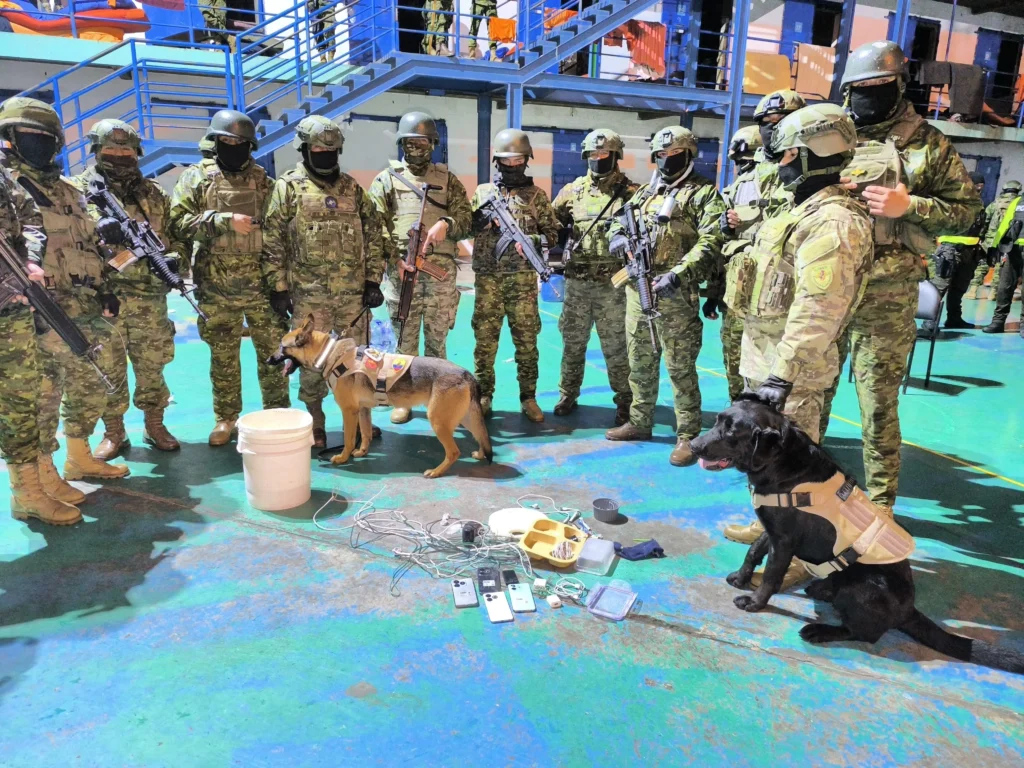 Militares hicieron operativo de control en cárcel de Cotopaxi