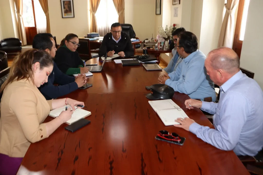 Autoridades de Cotopaxi mantuvieron una reunión con la empresa liquidadora de Ferrocarriles y MTOP