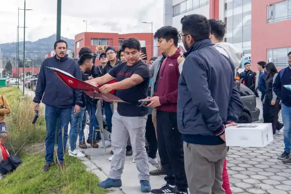 Construcción de aviones un experimento de la ESPOCH