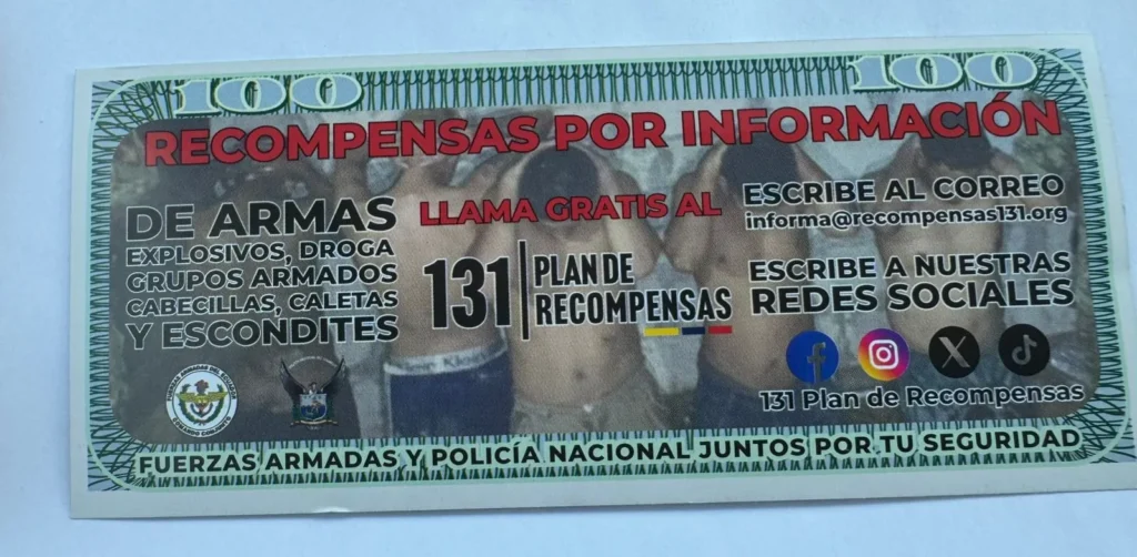 Billetes lanzados en Durán.