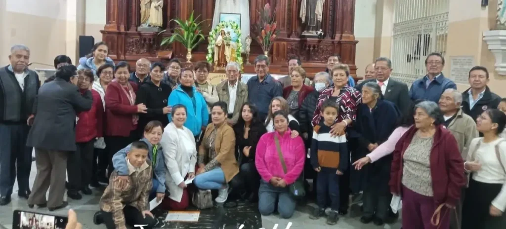 En julio la Virgen del Carmen visita 45 hogares riobambeños