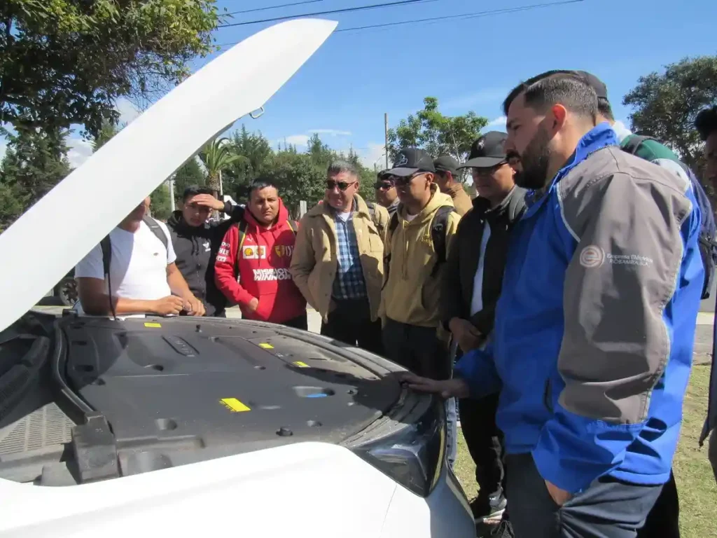 El parque automotor de la EERSA es de 154 vehículos de todo tipo, pesados y livianos,