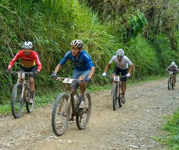 Ciclistas de Cotopaxi destacaron en campeonato nacional XCM