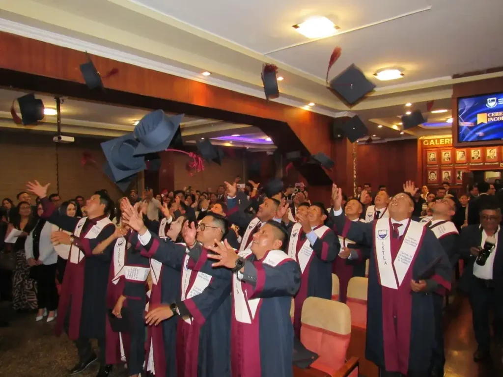 Los graduados de la primera promoción del Instituto Líderes de los Andes