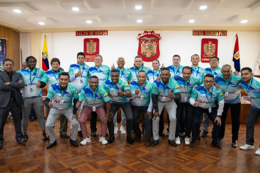 Homenaje a 144 exfutbolistas de Cotopaxi