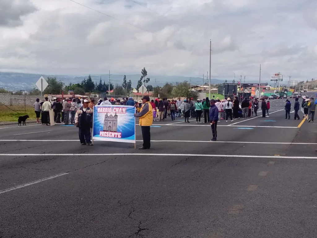 Latacunga: barrio Chan exige paso peatonal tras 25 muertes