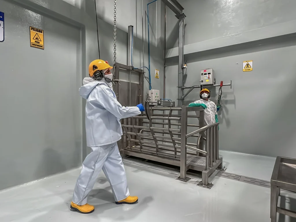 La instalación está equipada con dos cámaras frías con capacidad para almacenar hasta 100 animales faenados