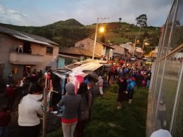 Volcamiento dejó personas heridas