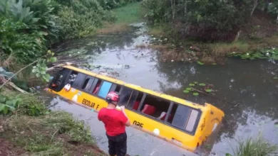 Un accidente de bus con pacientes de diálisis deja dos muertos y 23 heridos. El hecho ocurrió en la vía Quevedo- Santo Domingo