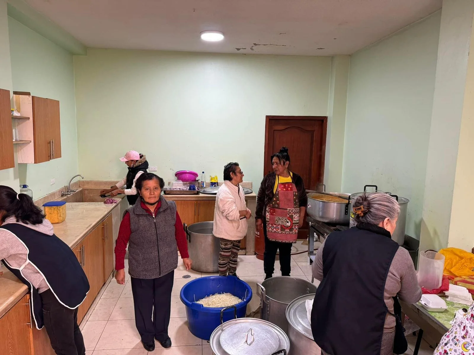 Desayunos Solidarios En La Loma De Quito Todos Los Martes Diario La Prensa Riobamba 3554