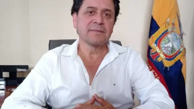 El intendente de Chimborazo Marcelo Mancheno realizó operativos e impuso multas a locales comerciales de Riobamba.