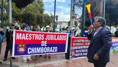 Dinero y salud exigen los maestros jubilados