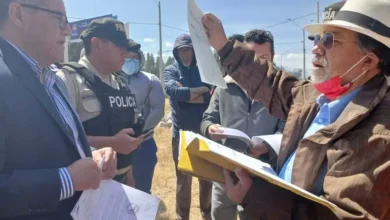 Los predios de la vía La República en Chimborazo se debaten entre dueños que aseguran que los terrenos son suyos. http://54.163.33.106