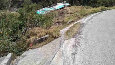 Un bus de la Cooperativa de Transporte Patria se accidentó dejando como salgo un muerto, 9 heridos y daños materiales.