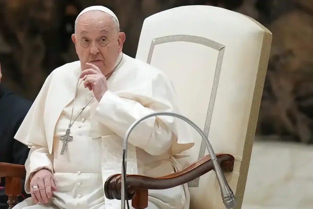 Papa Francisco aprueba ingreso de homosexuales al seminario
