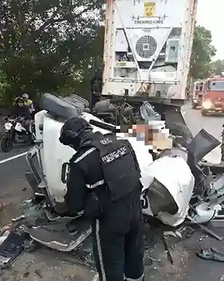 Un fuerte accidente de tránsito se registró en el Daular, jurisdicción de la provincia del Guayas. La vía fue parcialmente cerrada