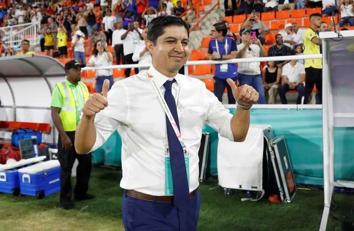 El entrenador de Riobamba Eduardo Moscoso es el nuevo director técnico de la Selección de Ecuador Femenina 2025.