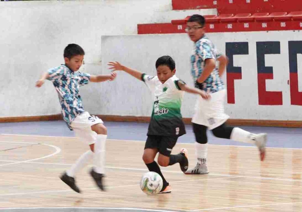 Juegos Estudiantiles: inició el campeonato de futsal en las categorías: infantil y primera