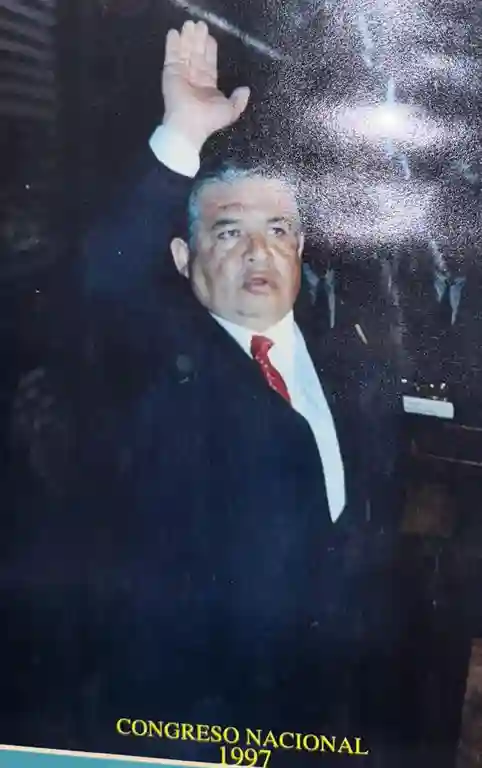 Luis Ortiz fue diputado de la República por la provincia de Chimborazo en el año 1997