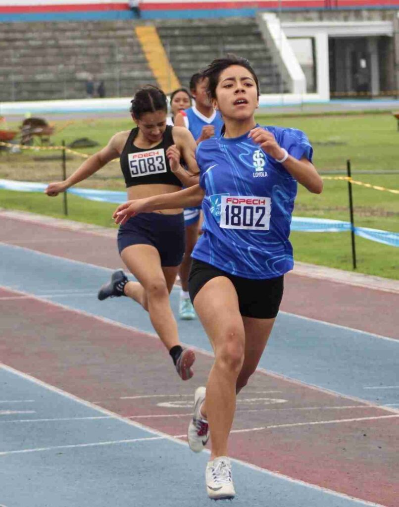 Anaí Jara y Samuel Lavalle son los deportistas más veloces del atletismo en los Juegos Deportivos Estudiantiles. 