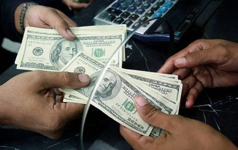 ¿El dólar aún sostiene la economía de Ecuador luego de 25 años?