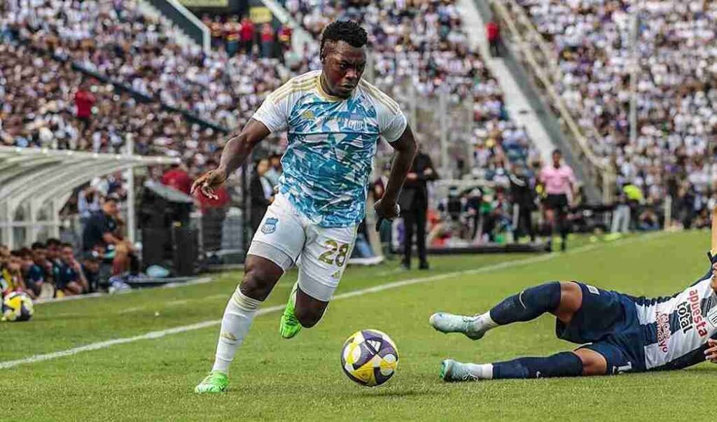 2x0 fue el marcador en el partido amistoso entre Emelec vs Alianza Lima que se jugó en la Tarde Blanquiazul.