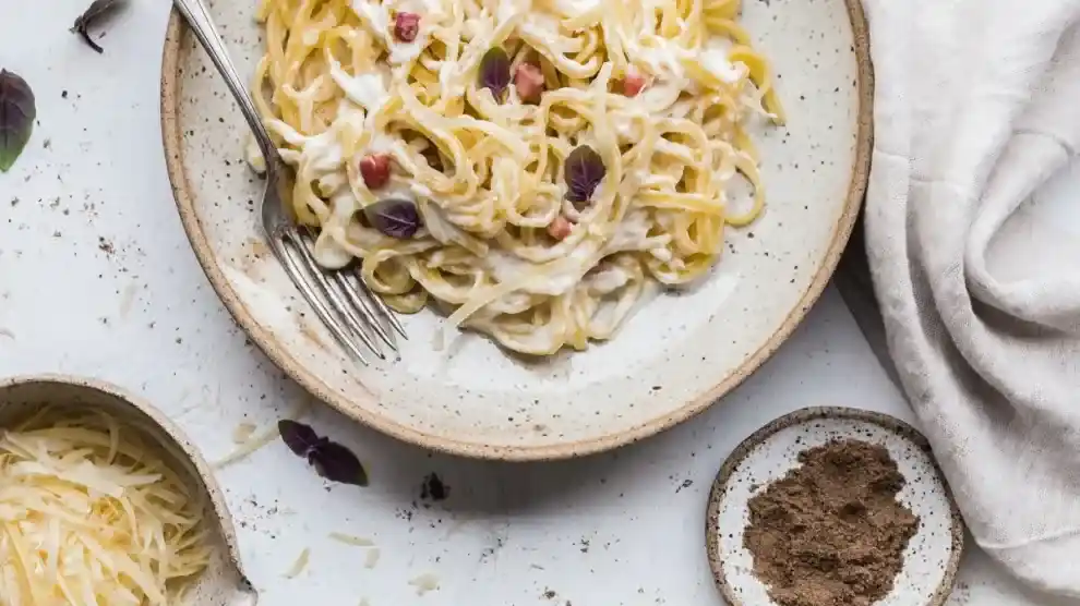 Espaguetis con Salsa Carbonara, una receta italiana