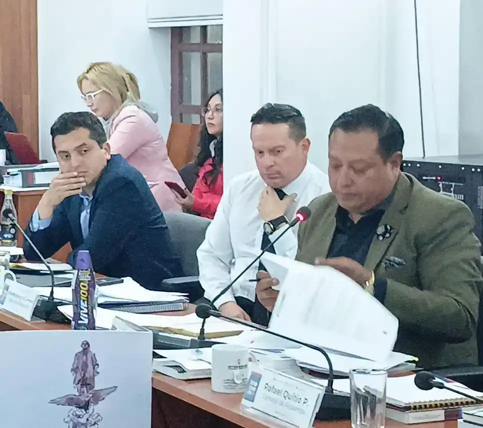 Denuncian penalmente al secretario Concejo Municipal Riobamba