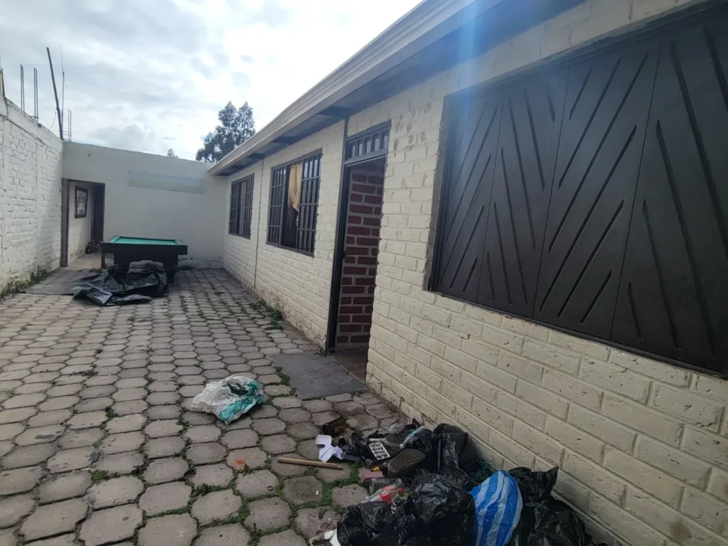 Perpetrar un robo con violencia en una vivienda lleva a la cárcel a 6 hombres en Riobamba. Además, se dictó medidas alternativas a 1 mujer