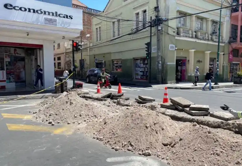 EERSA realiza trabajos en la Av. Daniel León Borja.