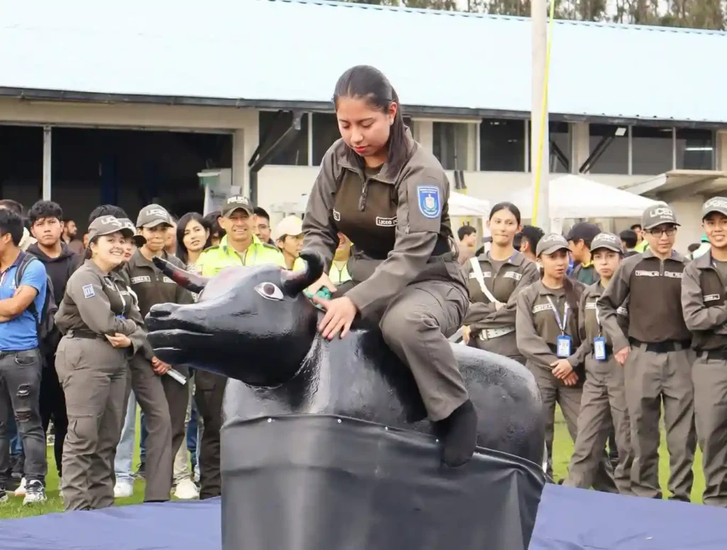 Estudiantes del Liceo Policial.