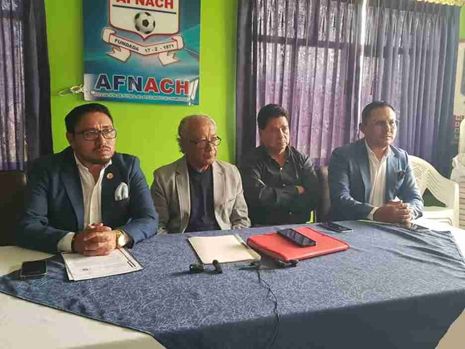 La Federación Ecuatoriana de Fútbol (FEF) ratifica sanción para Fernando Flor y acredita como nuevo presidente a Jaime Tamayo. 