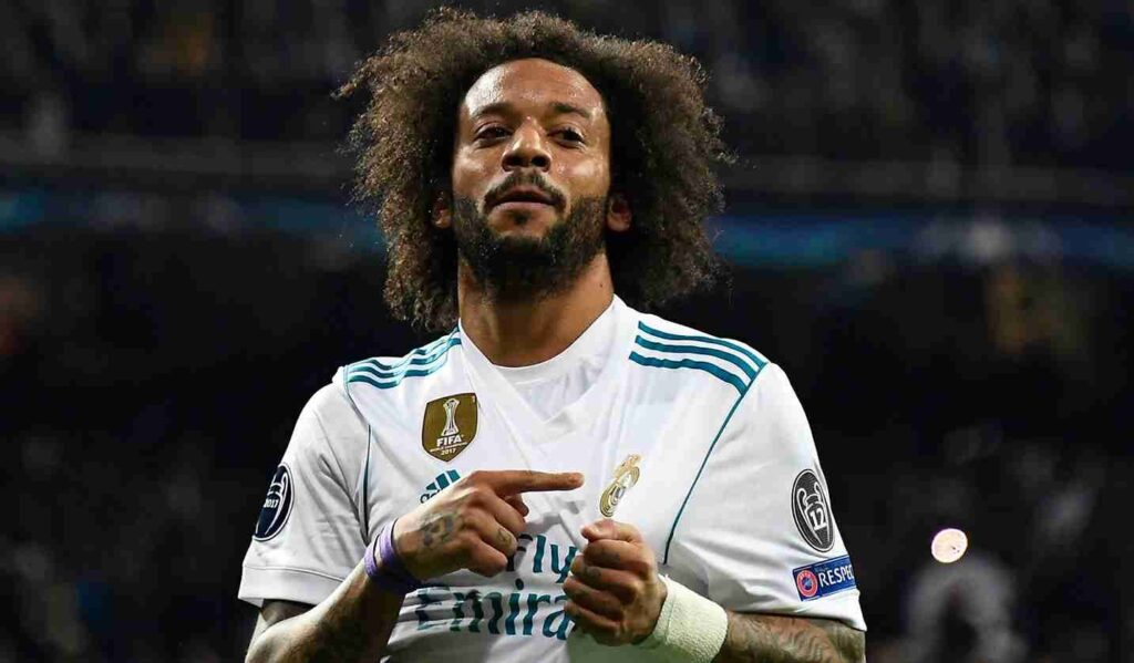 El brasileño Marcelo Vieira da Silva, conocido futbolísticamente como Marcelo anuncia su retiro del fútbol profesional.