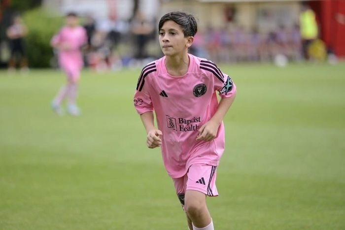 Thiago hijo de Thiago Messi, jugador argentino, marcó 11 goles en un solo partido con el Inter Miami Sub-13 en Estados Unidos.